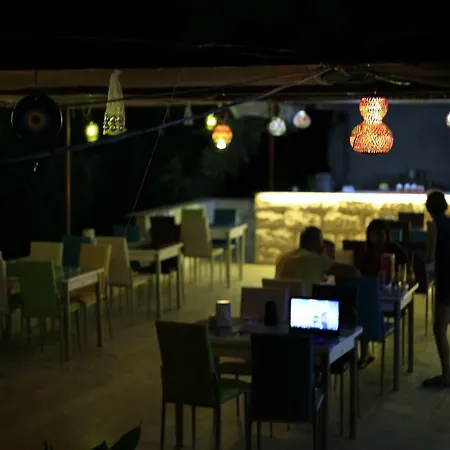 Στούντιο Διαμέρισμα 300 τ.μ. με 7 ιδιωτικό μπάνιο σε Bayindir Lodge *