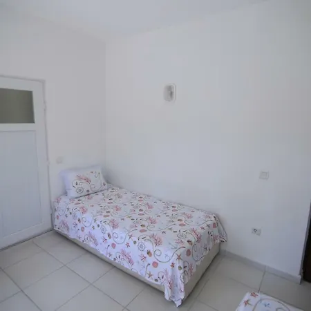 Στούντιο Διαμέρισμα 300 τ.μ. με 7 ιδιωτικό μπάνιο σε Bayindir Lodge